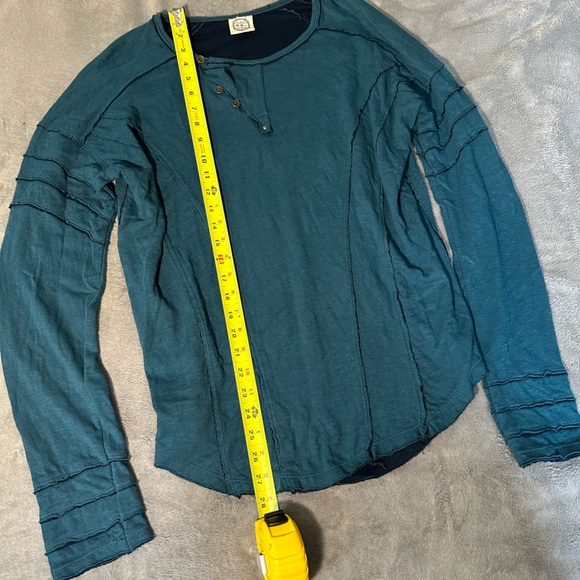 OM Booty Men’s Long Sleeved Shirt - like new - Picture 5 of 11